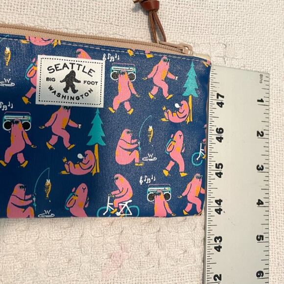 CHALO Seattle bigfoot pink print mini zip pouch sasquatch A1 4720 - Picture 2 of 5